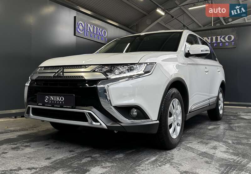 Внедорожник / Кроссовер Mitsubishi Outlander 2021 в Киеве фото 3 Внедорожник / Кроссовер Mitsubishi Outlander 2021 в Киеве