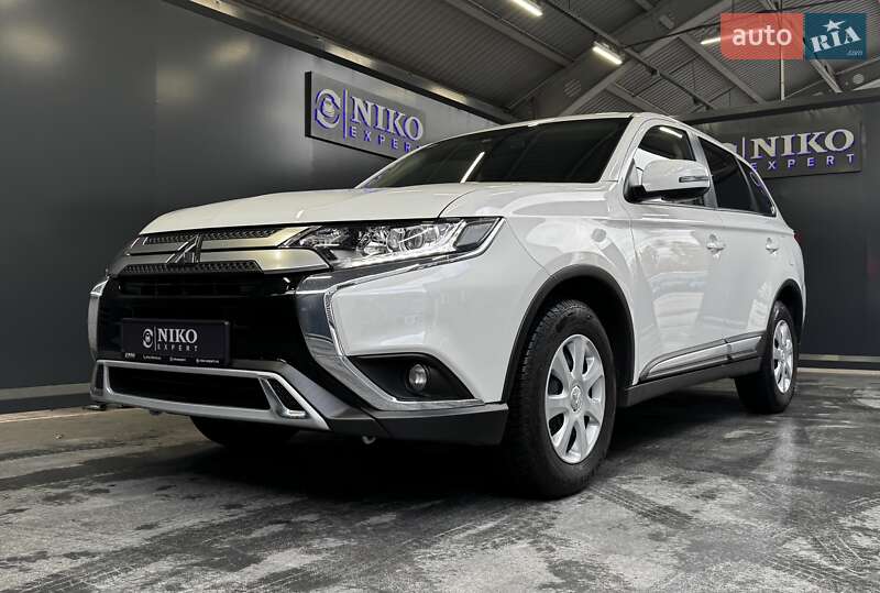 Внедорожник / Кроссовер Mitsubishi Outlander 2021 в Киеве фото 4 Внедорожник / Кроссовер Mitsubishi Outlander 2021 в Киеве
