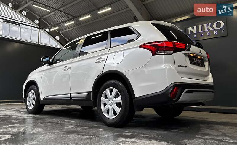 Внедорожник / Кроссовер Mitsubishi Outlander 2021 в Киеве фото 9 Внедорожник / Кроссовер Mitsubishi Outlander 2021 в Киеве