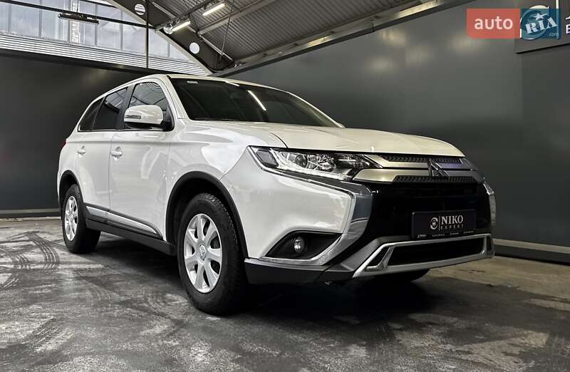 Внедорожник / Кроссовер Mitsubishi Outlander 2021 в Киеве фото 19 Внедорожник / Кроссовер Mitsubishi Outlander 2021 в Киеве