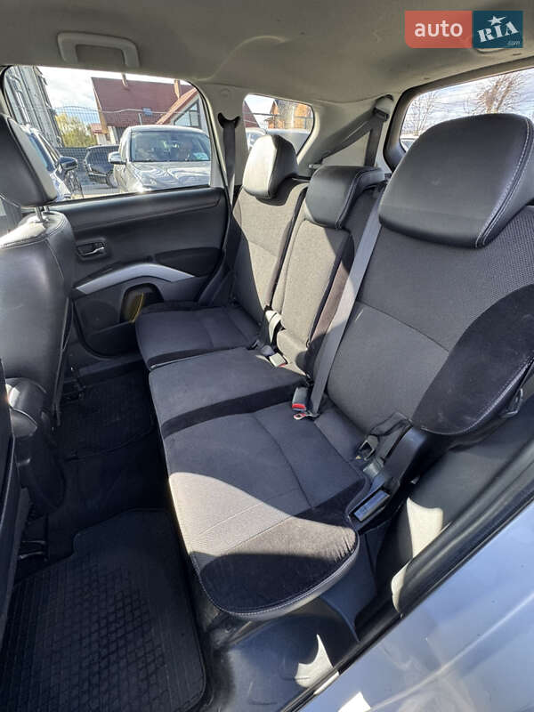 Позашляховик / Кросовер Mitsubishi Outlander 2010 в Івано-Франківську