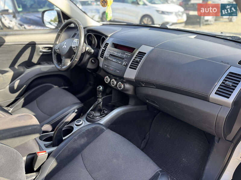 Позашляховик / Кросовер Mitsubishi Outlander 2010 в Івано-Франківську