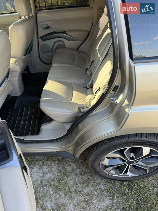 Внедорожник / Кроссовер Mitsubishi Outlander 2008 в Киеве фото 4 Внедорожник / Кроссовер Mitsubishi Outlander 2008 в Киеве