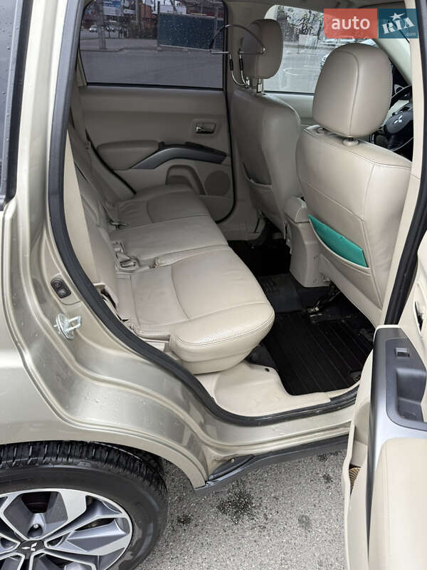 Внедорожник / Кроссовер Mitsubishi Outlander 2008 в Киеве фото 13 Внедорожник / Кроссовер Mitsubishi Outlander 2008 в Киеве