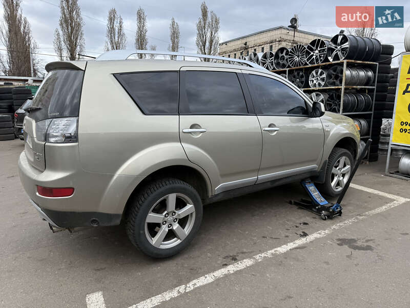 Внедорожник / Кроссовер Mitsubishi Outlander 2008 в Киеве фото 11 Внедорожник / Кроссовер Mitsubishi Outlander 2008 в Киеве