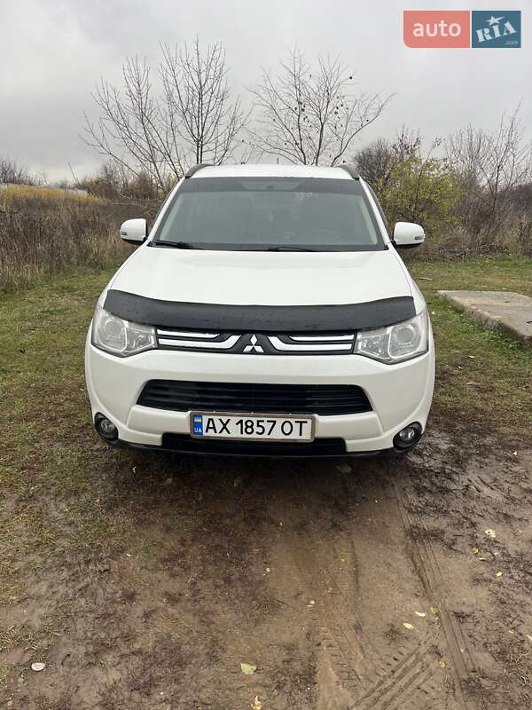 Позашляховик / Кросовер Mitsubishi Outlander 2013 в Харкові
