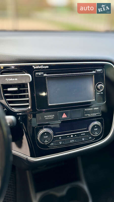 Внедорожник / Кроссовер Mitsubishi Outlander 2016 в Борисполе фото 14 Внедорожник / Кроссовер Mitsubishi Outlander 2016 в Борисполе