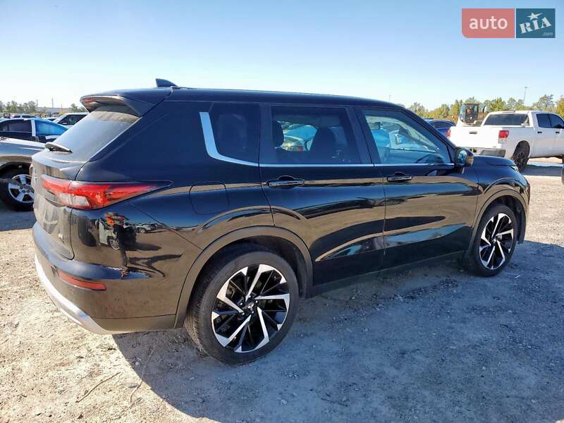 Внедорожник / Кроссовер Mitsubishi Outlander 2023 в Киеве