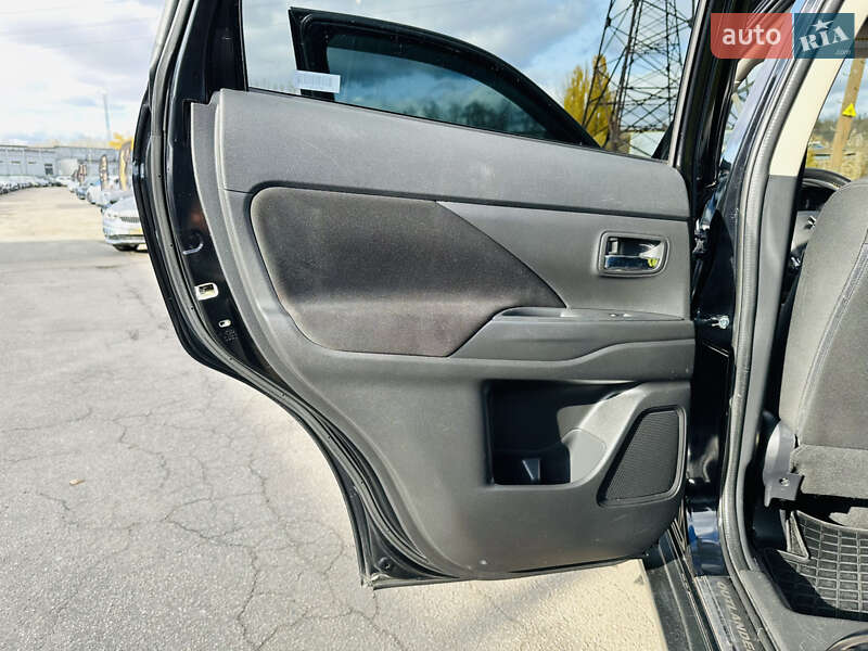 Внедорожник / Кроссовер Mitsubishi Outlander 2018 в Харькове