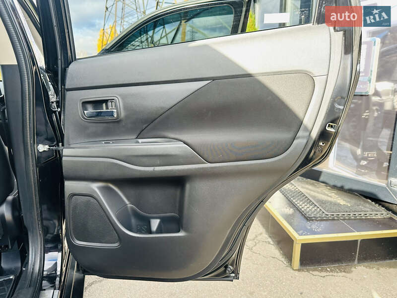 Внедорожник / Кроссовер Mitsubishi Outlander 2018 в Харькове