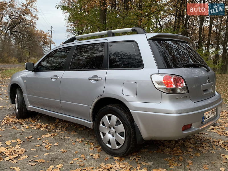 Позашляховик / Кросовер Mitsubishi Outlander 2004 в Ківерцях
