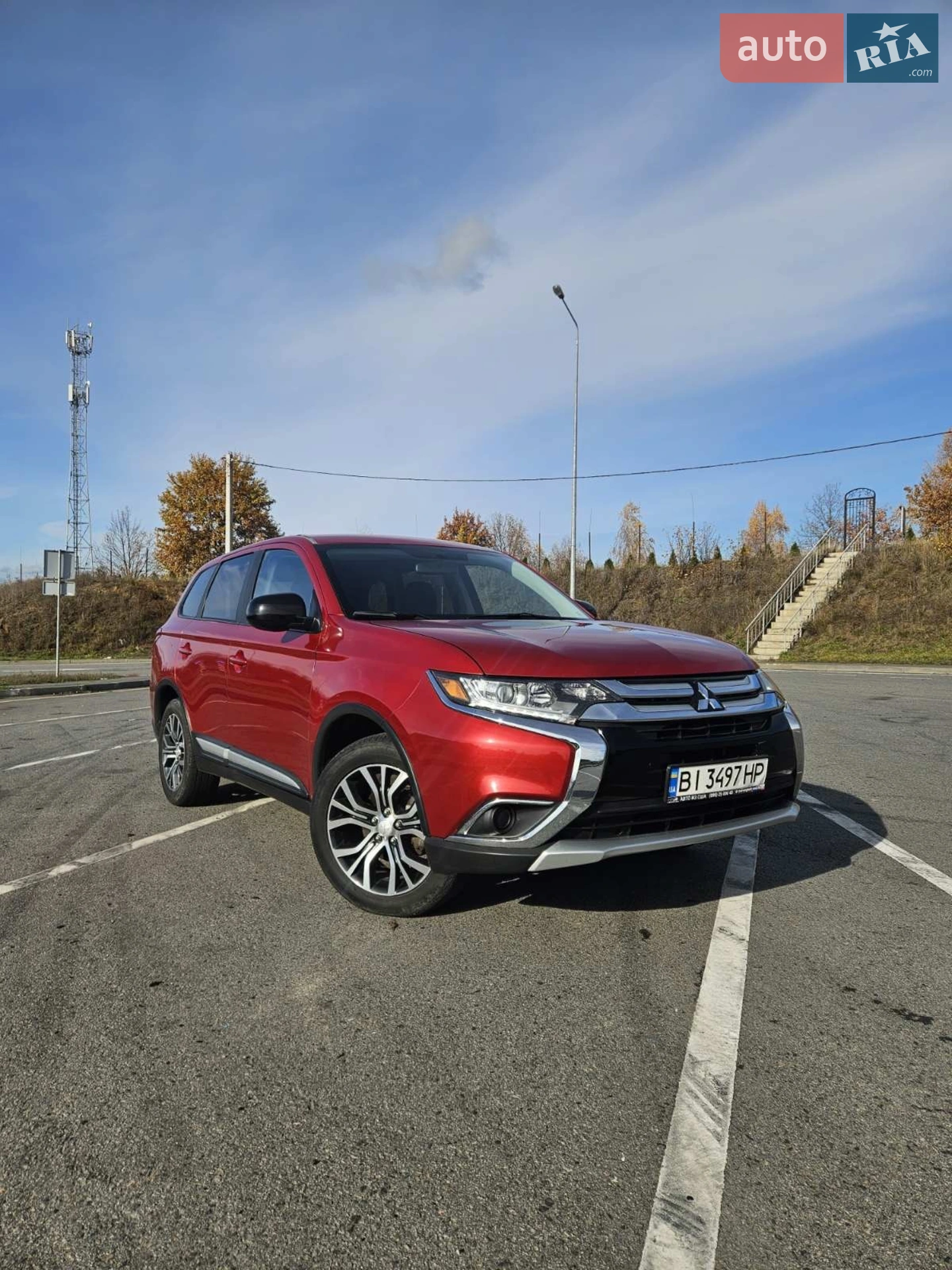 2017 Mitsubishi Outlander - фото 1