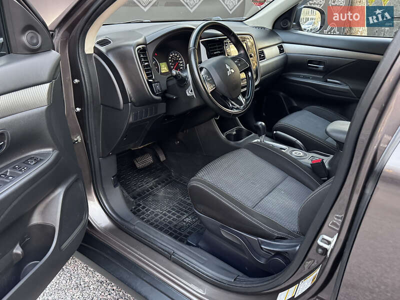 Внедорожник / Кроссовер Mitsubishi Outlander 2015 в Киеве фото 10 Внедорожник / Кроссовер Mitsubishi Outlander 2015 в Киеве