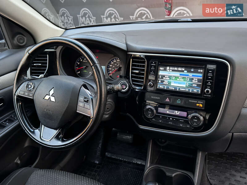 Внедорожник / Кроссовер Mitsubishi Outlander 2015 в Киеве фото 14 Внедорожник / Кроссовер Mitsubishi Outlander 2015 в Киеве