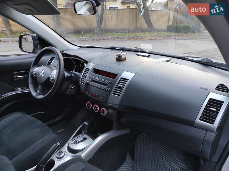 Внедорожник / Кроссовер Mitsubishi Outlander 2007 в Хмельницком