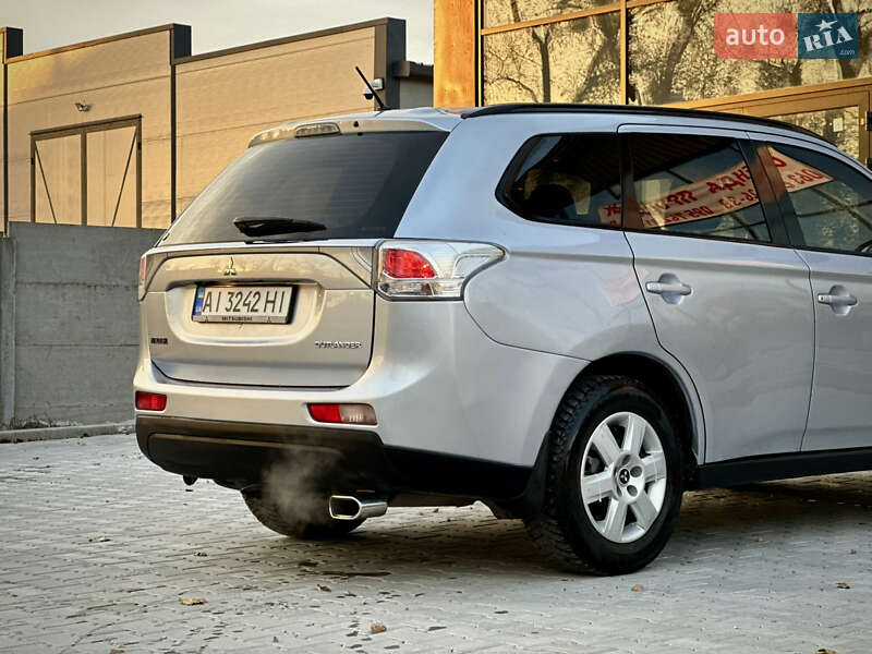 Внедорожник / Кроссовер Mitsubishi Outlander 2012 в Боярке фото 6 Внедорожник / Кроссовер Mitsubishi Outlander 2012 в Боярке