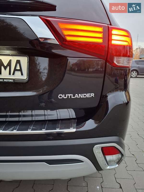 Внедорожник / Кроссовер Mitsubishi Outlander 2018 в Белой Церкви