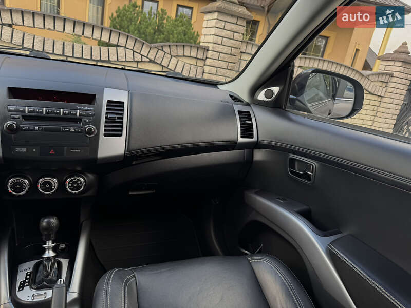 Внедорожник / Кроссовер Mitsubishi Outlander 2012 в Дрогобыче