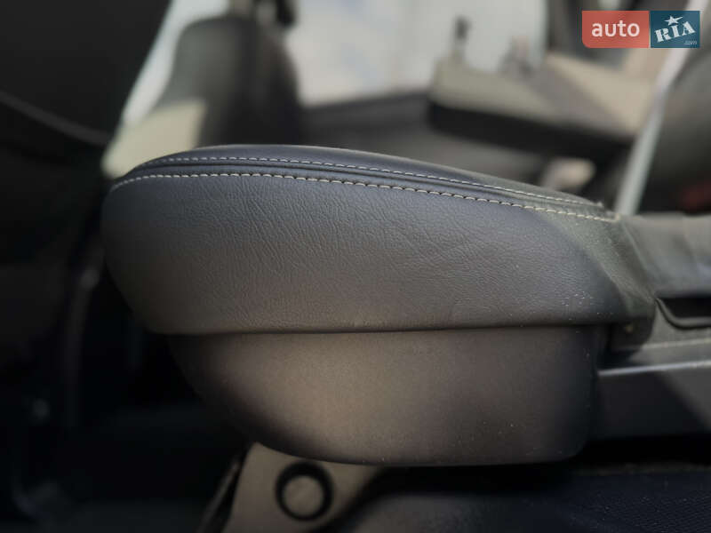 Внедорожник / Кроссовер Mitsubishi Outlander 2012 в Дрогобыче