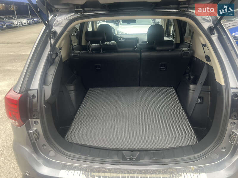 Позашляховик / Кросовер Mitsubishi Outlander 2021 в Києві фото 12 Позашляховик / Кросовер Mitsubishi Outlander 2021 в Києві