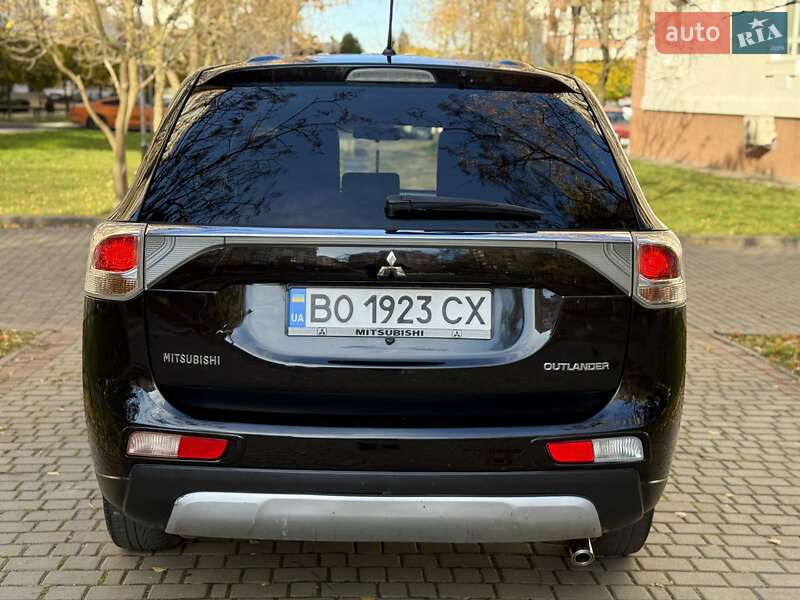 Внедорожник / Кроссовер Mitsubishi Outlander 2014 в Ивано-Франковске