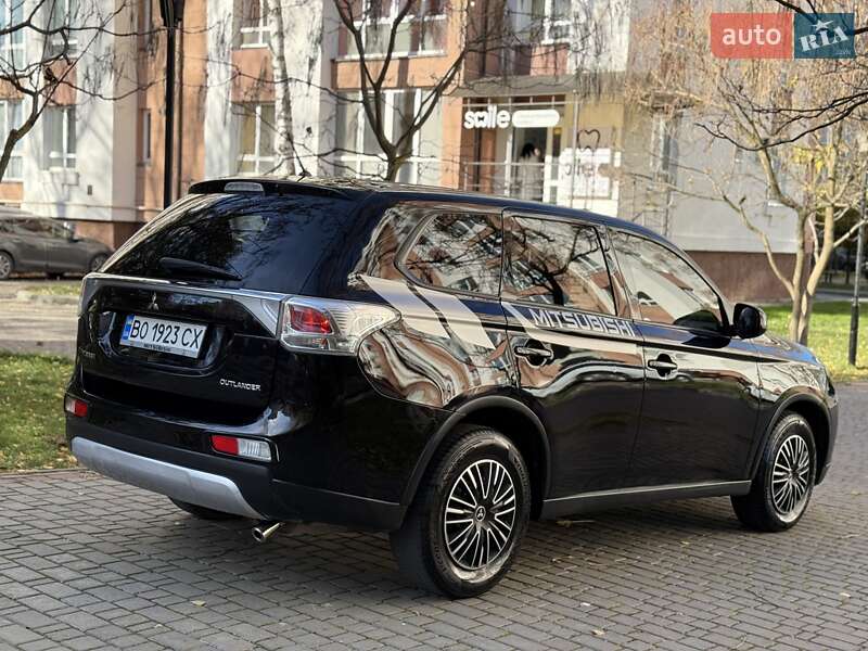 Внедорожник / Кроссовер Mitsubishi Outlander 2014 в Ивано-Франковске