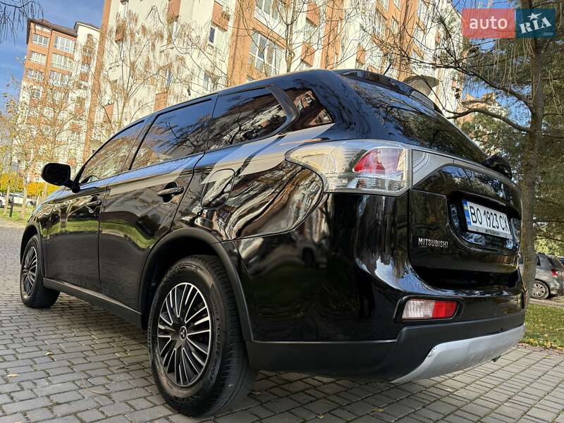 Внедорожник / Кроссовер Mitsubishi Outlander 2014 в Ивано-Франковске