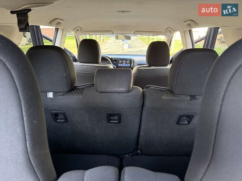 Внедорожник / Кроссовер Mitsubishi Outlander 2014 в Ивано-Франковске