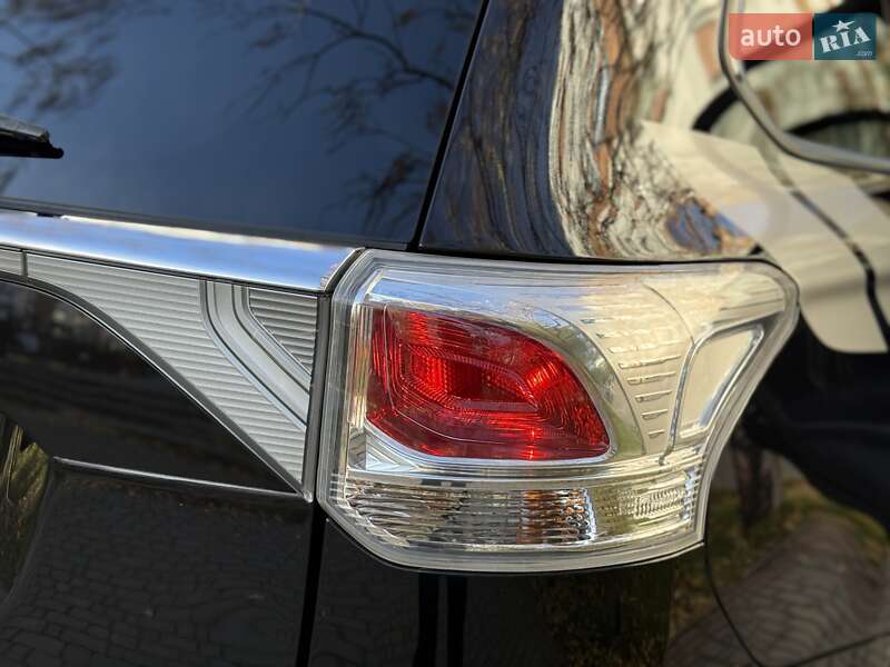 Внедорожник / Кроссовер Mitsubishi Outlander 2014 в Ивано-Франковске