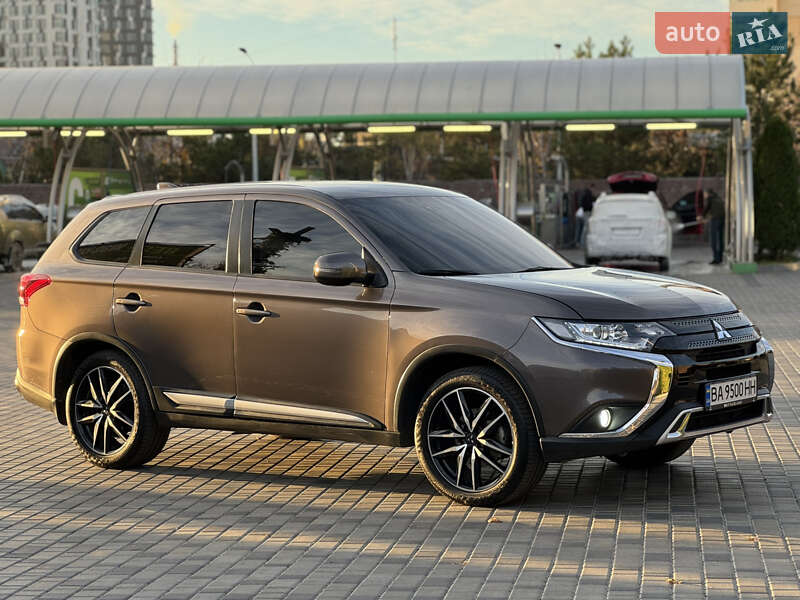 Внедорожник / Кроссовер Mitsubishi Outlander 2020 в Кропивницком фото 7 Внедорожник / Кроссовер Mitsubishi Outlander 2020 в Кропивницком