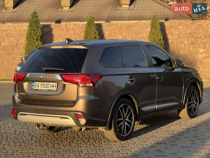 Внедорожник / Кроссовер Mitsubishi Outlander 2020 в Кропивницком фото 11 Внедорожник / Кроссовер Mitsubishi Outlander 2020 в Кропивницком