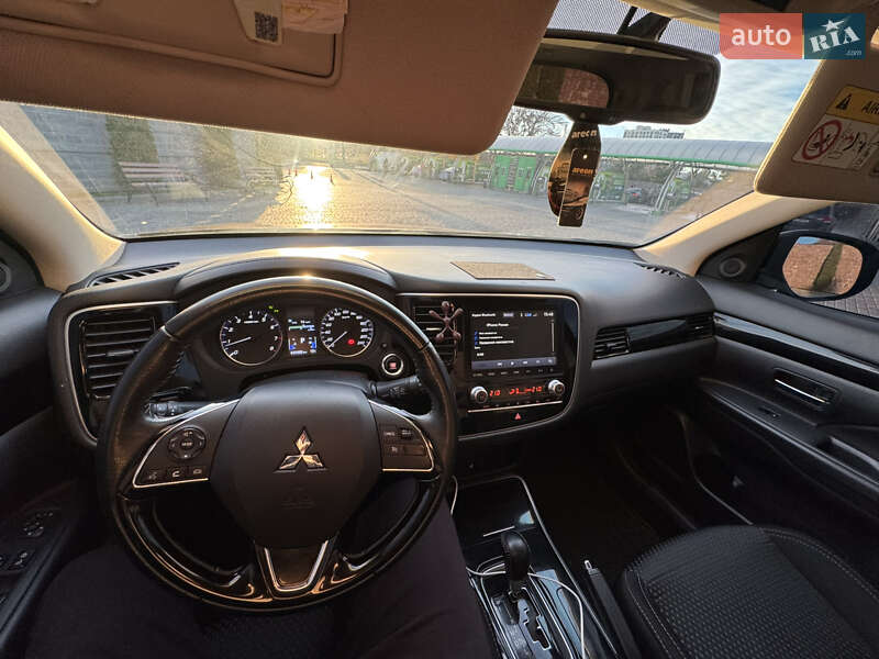 Внедорожник / Кроссовер Mitsubishi Outlander 2020 в Кропивницком фото 17 Внедорожник / Кроссовер Mitsubishi Outlander 2020 в Кропивницком