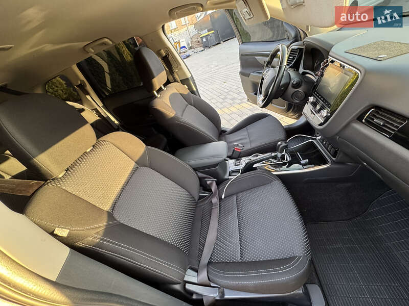 Внедорожник / Кроссовер Mitsubishi Outlander 2020 в Кропивницком фото 23 Внедорожник / Кроссовер Mitsubishi Outlander 2020 в Кропивницком