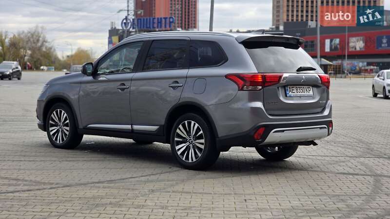 Позашляховик / Кросовер Mitsubishi Outlander 2019 в Києві фото 10 Позашляховик / Кросовер Mitsubishi Outlander 2019 в Києві