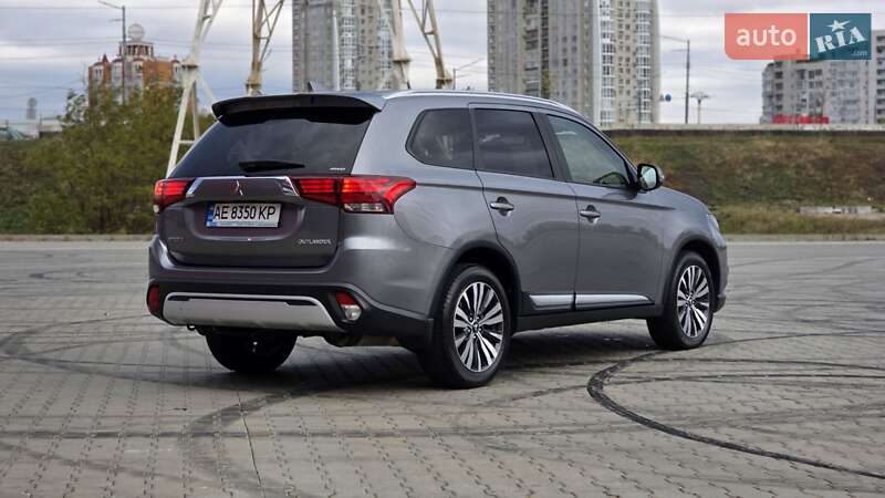 Позашляховик / Кросовер Mitsubishi Outlander 2019 в Києві фото 14 Позашляховик / Кросовер Mitsubishi Outlander 2019 в Києві