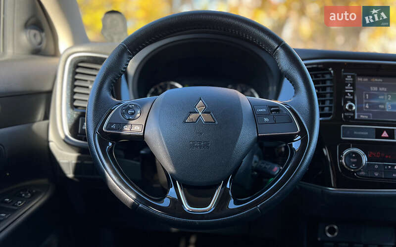 Позашляховик / Кросовер Mitsubishi Outlander 2019 в Львові фото 8 Позашляховик / Кросовер Mitsubishi Outlander 2019 в Львові