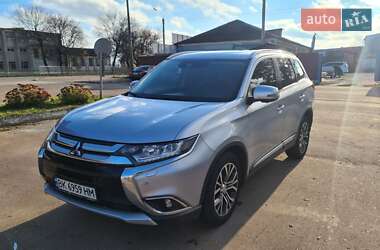 Позашляховик / Кросовер Mitsubishi Outlander 2016 в Шостці