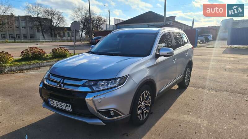 Mitsubishi Outlander 2016