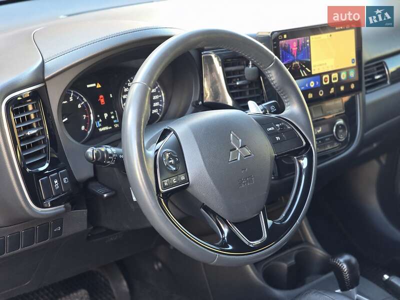 Внедорожник / Кроссовер Mitsubishi Outlander 2015 в Харькове фото 13 Внедорожник / Кроссовер Mitsubishi Outlander 2015 в Харькове