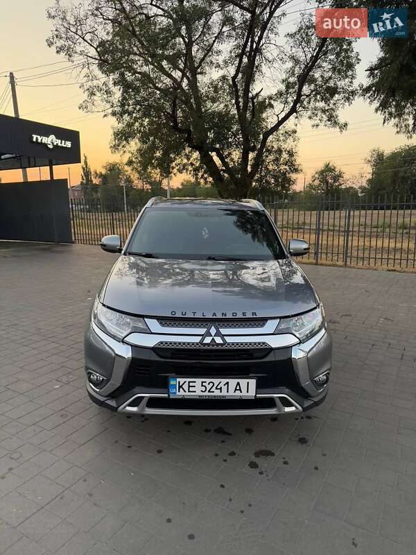 Позашляховик / Кросовер Mitsubishi Outlander 2019 в Кривому Розі фото 2 Позашляховик / Кросовер Mitsubishi Outlander 2019 в Кривому Розі