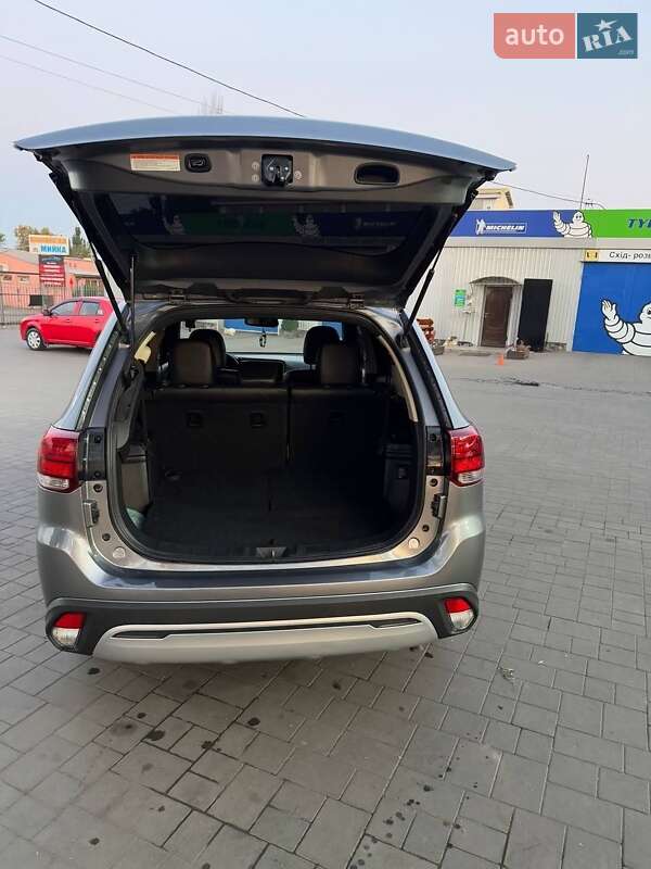 Позашляховик / Кросовер Mitsubishi Outlander 2019 в Кривому Розі фото 5 Позашляховик / Кросовер Mitsubishi Outlander 2019 в Кривому Розі