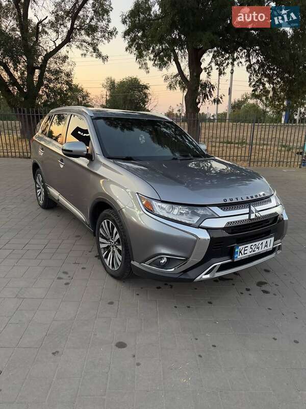 Позашляховик / Кросовер Mitsubishi Outlander 2019 в Кривому Розі фото 13 Позашляховик / Кросовер Mitsubishi Outlander 2019 в Кривому Розі
