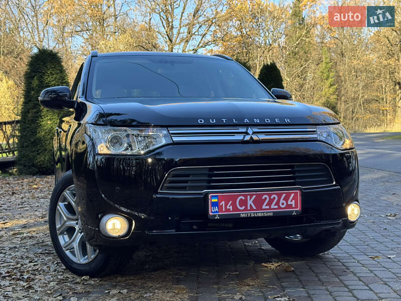 Внедорожник / Кроссовер Mitsubishi Outlander 2014 в Дрогобыче