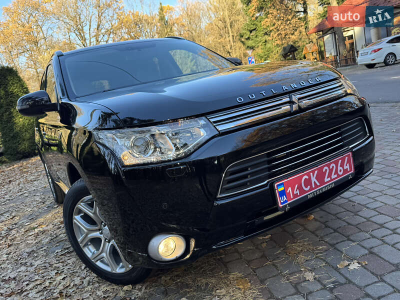 Внедорожник / Кроссовер Mitsubishi Outlander 2014 в Дрогобыче