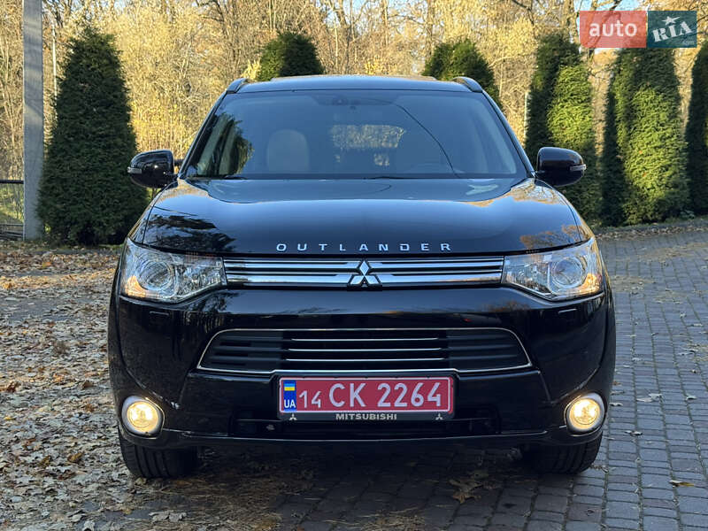 Внедорожник / Кроссовер Mitsubishi Outlander 2014 в Дрогобыче