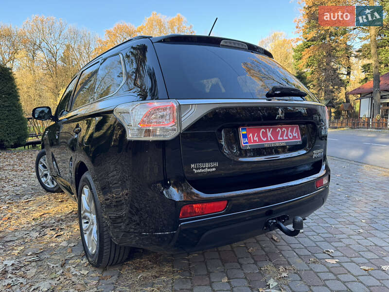 Внедорожник / Кроссовер Mitsubishi Outlander 2014 в Дрогобыче