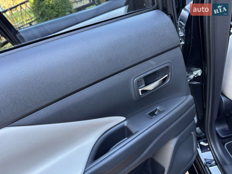 Внедорожник / Кроссовер Mitsubishi Outlander 2014 в Дрогобыче