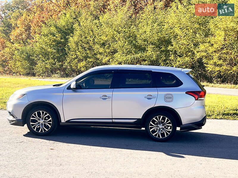 Внедорожник / Кроссовер Mitsubishi Outlander 2016 в Виннице фото 8 Внедорожник / Кроссовер Mitsubishi Outlander 2016 в Виннице