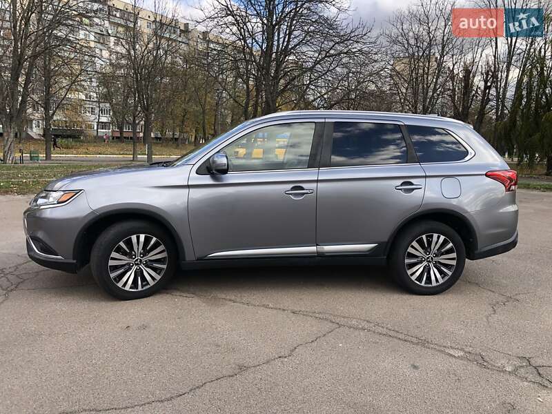 Внедорожник / Кроссовер Mitsubishi Outlander 2019 в Броварах фото 8 Внедорожник / Кроссовер Mitsubishi Outlander 2019 в Броварах