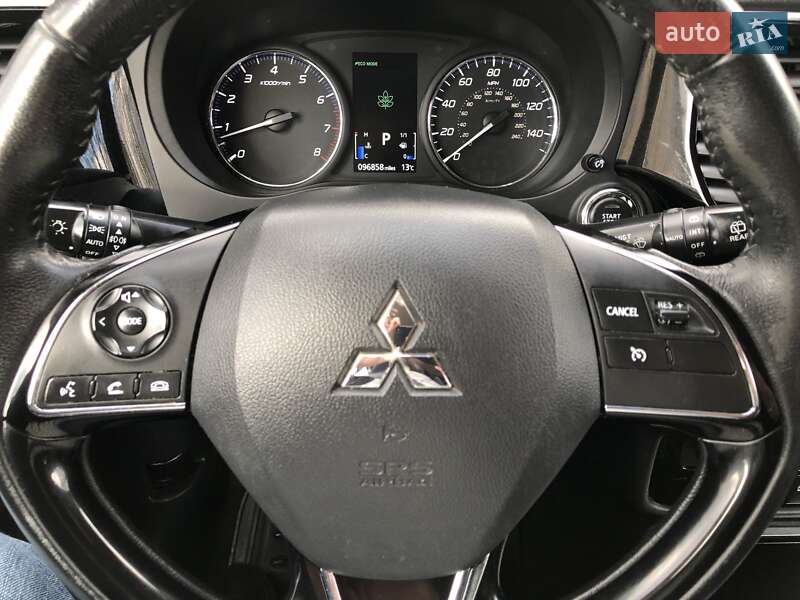 Внедорожник / Кроссовер Mitsubishi Outlander 2019 в Броварах фото 17 Внедорожник / Кроссовер Mitsubishi Outlander 2019 в Броварах